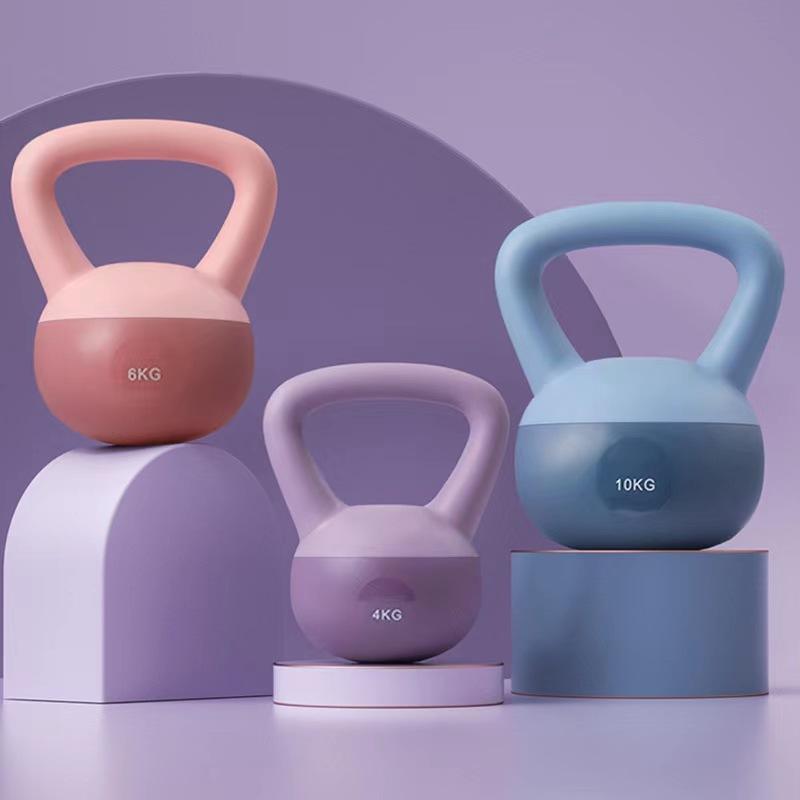 Frauen Fitness Kettlebell